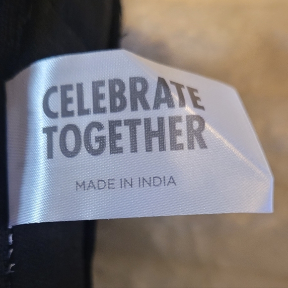 Celebrate Together Black and White 'Literally Dead' Tombstone Plush Pillow-Large - Picture 2 of 7